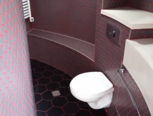 Устройство туалета и раковины в круглом доме — пример монтажа сантехники.